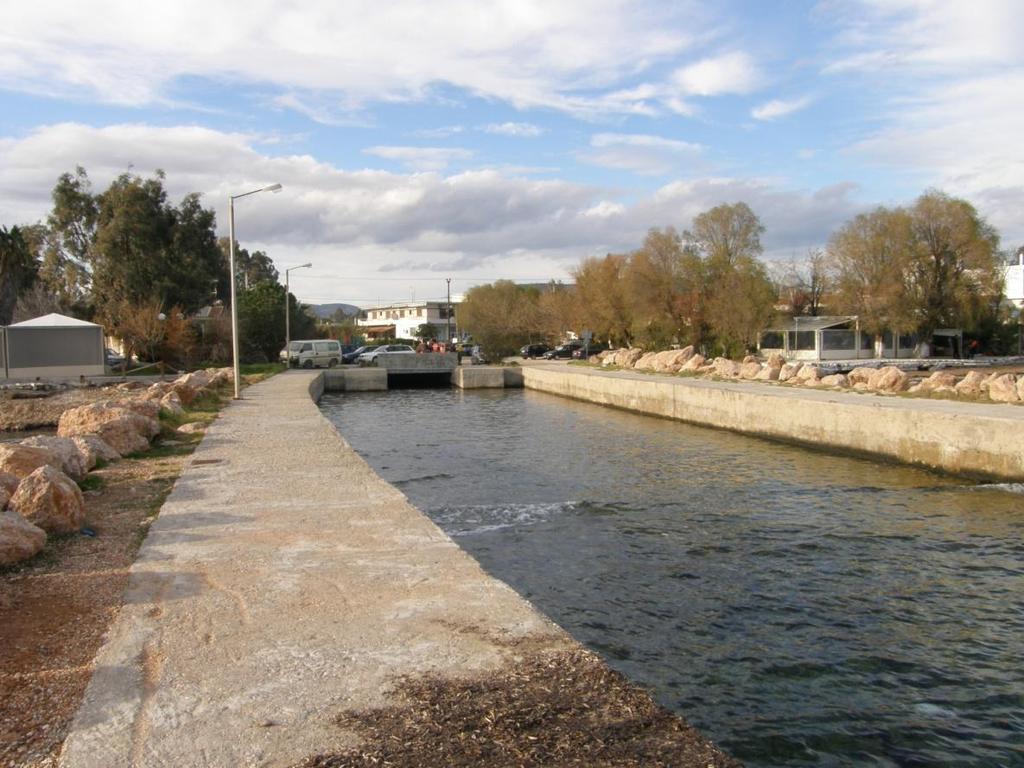 Στην θέση αυτή παρατηρήται ένα στόμιο ποταμού που