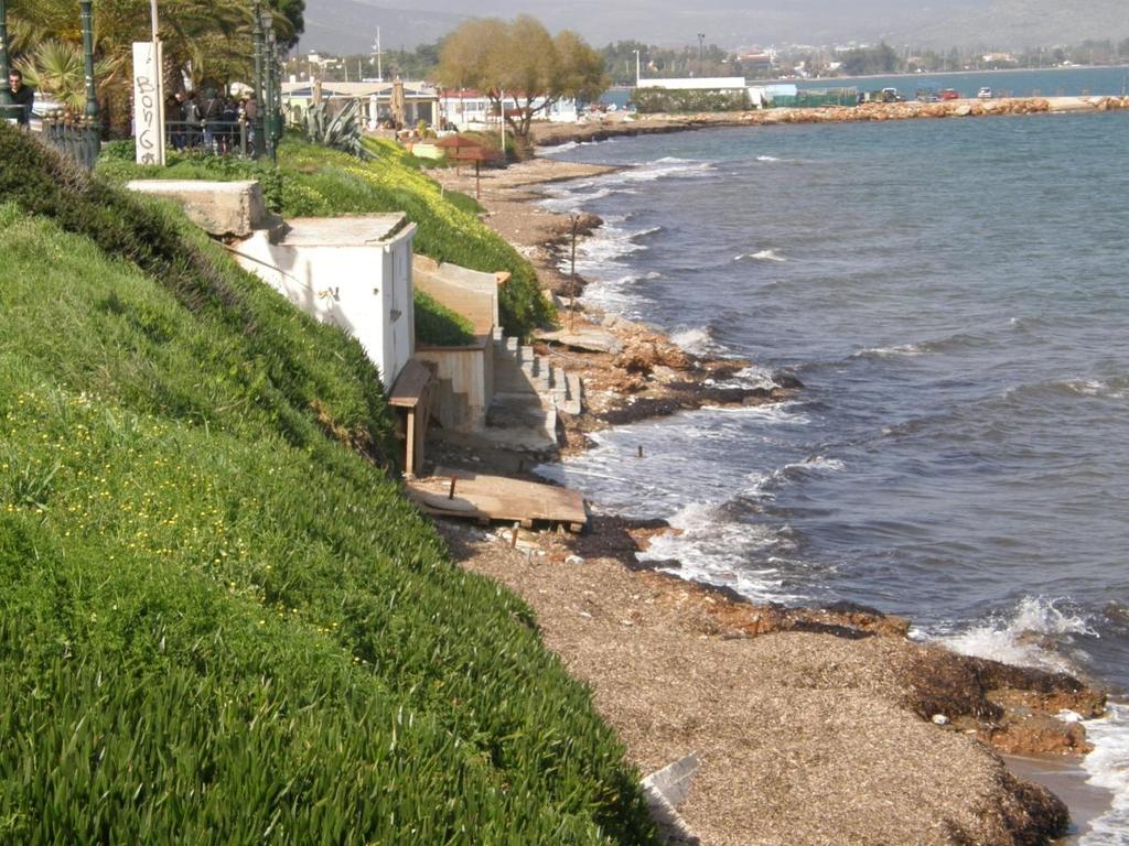 Εικόνα Γ.2.39: Κατασκευή που λειτουργεί πιθανόν ως αναψυκτήριο τους θερινούς μήνες. Η παρατήρηση συνεχίζεται αφήνοντας πίσω την πόλη της Νέας Μάκρης με κατεύθυνση την περιοχή του Αγίου Ανδρέα.