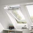 Mai multe soluții VELUX pentru casa ta Fereastra de mansardă cu operare superioară GGL Clasica fereastră de mansardă VELUX, din lemn de pin natural, are o bară de operare superioară pentru