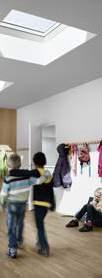 Mai multe soluții VELUX pentru casa ta Ferestre pentru acoperiș terasă CVP și CFP Mai multe soluții VELUX pentru casa ta Tunel solar TWF, TWR Nou Ferestrele
