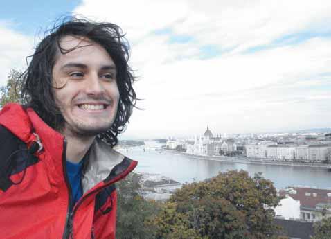Put Pod Noge Mnoge 14 ŠaptaË biciklima 17 Vladivostok 20 Peru i Bolivija 24 Zagreb NA BICIKLU DO Biciklist-avanturist-žurnalist Dario Bukovski, pod kodnim imenom Šaptač biciklima, uspješno je dovršio