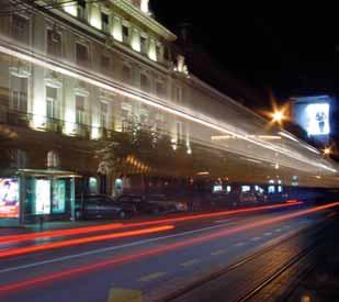 Opjevan je u mnogim pjesmama, oslikan na mnogim slikama, noπen s ponosom u mnogim duπama... I uoëi nadolazeêih nam blagdana, Zagreb je sav u tom ozraëju.