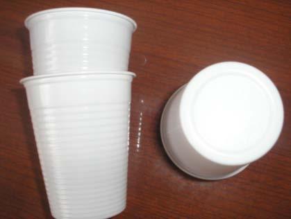 Слика 10.2.3. Полистирен Figure 10.2.3. Рolystyrene Поли(етилентерефталат) (ПЕТ) Почетните соединенија за комерцијално производство на ПЕТ се етилен гликолот и терефталната киселина.