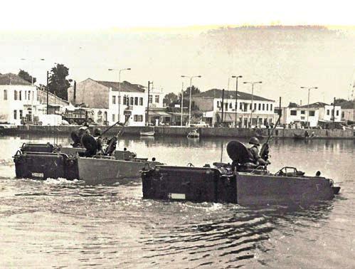ΠΑΡΟΥΣΙΑΣΗ XX ΤΘΜ «Μεραρχiα Ιππικου Μακεδονiα» Ιστορικά Στοιχεία Η XX ΤΘΜ συγκροτήθηκε στη Βέροια το 1956 από την αναδιοργάνωση και μετονομασία της IX Μεραρχίας Πεζικού, ως συνεχιστής της παράδοσης