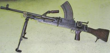 Οπλοπολυβόλα Bren MkI / MkII Τα οπλοπολυβόλα Bren MkI και MkII χορηγήθηκαν από τους Βρετανούς αρχικά στις ελληνικές δυνάμεις που είχαν διαφύγει στη Μ.