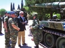 και στη συνέχεια έδωσε τις κατευθυντήριες