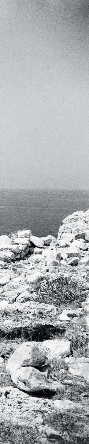Τζόαν Λι Φέρμορ Αθάνατη φωτογράφος και αγαπημένη Μια έκθεση στο Μουσείο Μπενάκη μάς δίνει την ευκαιρία να μάθουμε περισσότερα για την παραγνωρισμένη σύντροφο του Πάτρικ Λι Φέρμορ, η οποία υπήρξε