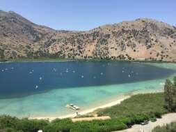 υποθαλάσσιων ή παραθαλάσσιων πηγών γλυκού νερού στα νότια. Στην Π.Ε. Χανίων υπάρχει βέβαια πλήθος μικρών ποταμών.