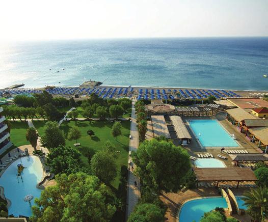 Το Esperides Beach βρίσκεται στην ανατολική πλευρά της Ρόδου, πάνω στην παραλία, 3 χλµ από το Φαληράκι και 12 χλµ από την πόλη.