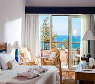 Creta Palm Resort Hotel 4* Το Creta Palm Resort Hotel & Apartments προσφέρει 2 πισίνες, ενώ απέχει