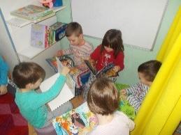 Овако конципиран живот и рад у вртићу пружа пријатну и топлу атмосверу и пружа осећај сигурности сваком детету.