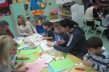 Резултати са флипчарт табле: Очекивања родитеља: Утисци родитељ о радионици: Дружење са децом. - Добро. Дружење. - Феноменално.