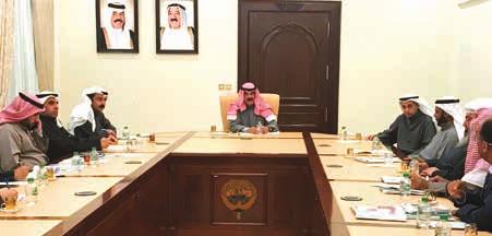 سمو رئيس الوزراء الشيخ جابر املبارك مستقبال مجموعة من خريجي جامعة هارفارد األميركية اجلاراهلل التقى وفد الهيئة»اليمنية - الكويتية«لإلغاثة السفارة اإلماراتية واصلت استقبال المعزين في ضحايا الواجب