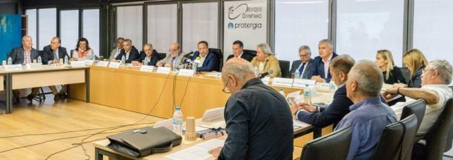 Επιτροπή σε μία ιστορική στιγμή, δίνοντάς μας την ευκαιρία να έρθουμε στην υπέροχη Θεσσαλονίκη, στην αγαπημένη Μακεδονία, που τόσα έχει προσφέρει στον ελληνικό αθλητισμό.
