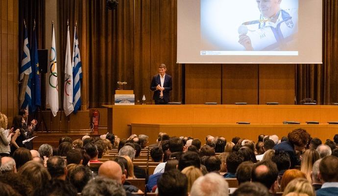Λεβέντη απένειμε τα Βραβεία Ολυμπιακής Προετοιμασίας Ο Κ. Γκελαούζος, η Ρ. Ρεμπούλη και ο Πρόεδρος Επιτροπής Υποτροφιών Ολυμπιακής Προετοιμασίας Ιδρύματος Α.Γ. Λεβέντη Χ.