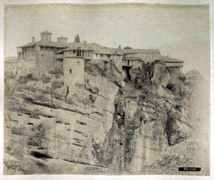 τῆς Ὀλυμπίας (μία λυτή) καί 17 φωτογραφίες γλυπτῶν τοῦ μουσείου της, τυπώματα ἀλμπουμίνας, ἀπό 211 x 254 ἕως 226 x 295 mm., 10 ἀπόψεις τῆς Κέρκυρας τοῦ B.