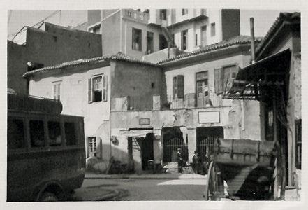 Ἀρχικό χάρτινο portfolio (σχισίματα, ὁ τίτλος στό πάνω κάλυμμα). 200-300 408 409 Παληά Ἀθήνα, 1929.