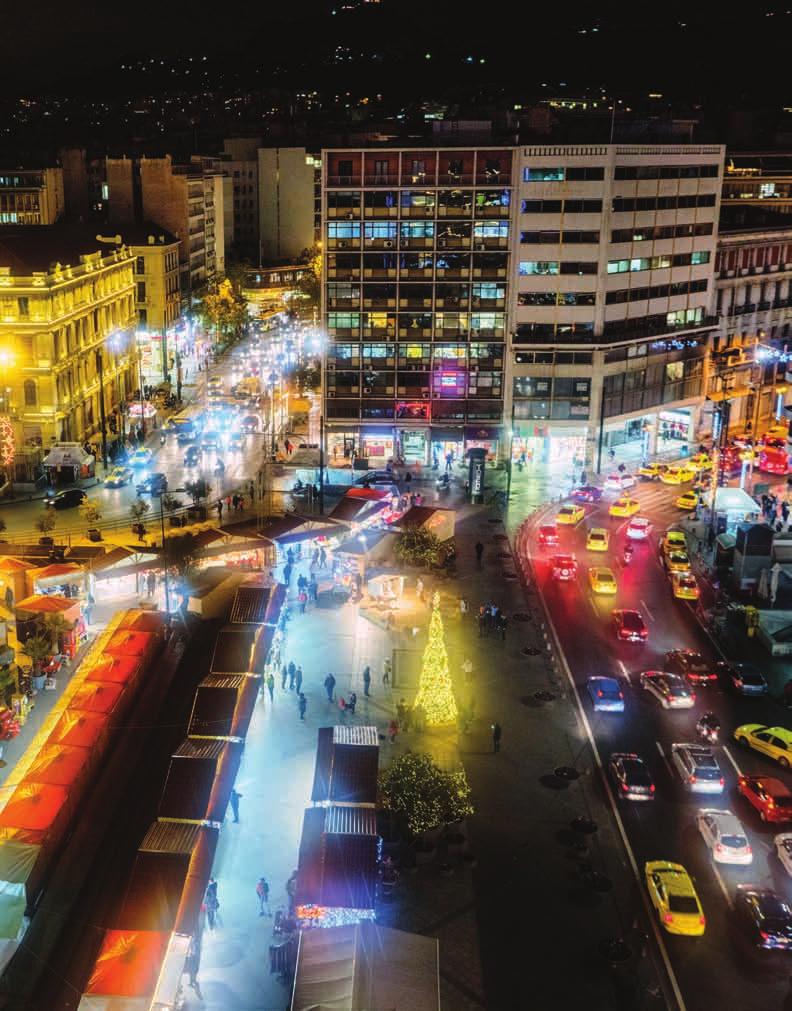 Να ξαναγίνει η Ομόνοια πατρίδα της Μεσαίας Τάξης Της Λίνας Παπαδάκη - Φωτό: Τασοσ ΒΡΕΤτοσ K άποτε ήταν η Πύλη της αστικής Αθήνας.