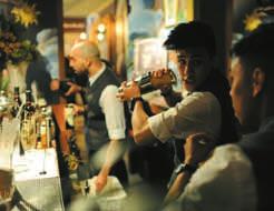 Έτσι, από τις 7 έως και τις 9 Ιουνίου το World Class Fine Drinking ανοίγει για πρώτη φορά τις πόρτες ενός νέου και ιδιαίτερου χώρου, στο νεοκλασικό κτίριο που βρίσκεται στην οδό Ακαδημίας 23, για να