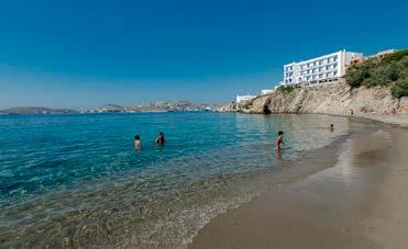 από τη Νάουσα και προσφέρει κλιματιζόμενα δωμάτια με μπαλκόνι και μεγάλη πισίνα με ηλιόλουστη βεράντα και σνακ μπαρ.
