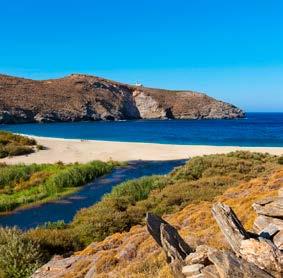 Γηροκομείο και το Εμπειρίκειο Γυμνάσιο, το σπίτι του Θεόφιλου Καΐρη, θεολόγου, φιλοσόφου και αγωνιστή του 1821, η μαρμάρινη κρήνη του Καμπάνη, το Δημοτικό Θέατρο αξίζουν την