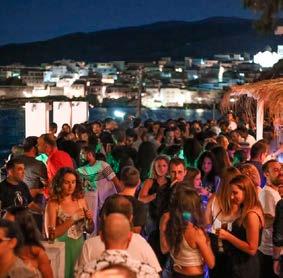Ημέρες ελεύθερες για μπάνιο ή μπορείτε να κάνετε ημερήσιες εκδρομές σε κοντινά νησιά όπως Τήνο, Μύκονο.