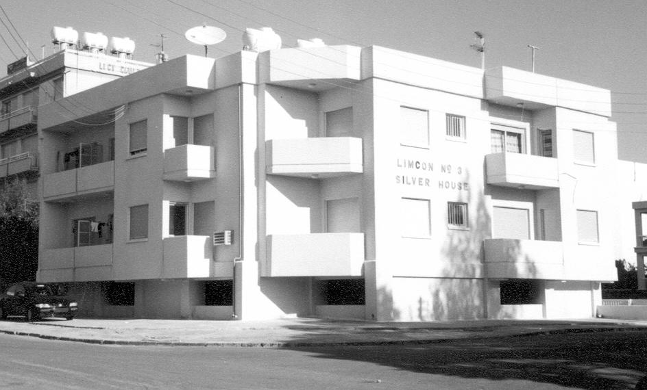 Μερικά αποτελέσµατα από αυτή τη σύγκριση παρατίθενται στον πίνακα 4.