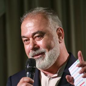 Η έρευνά του εστιάζει στην αναβάθμιση του επιπέδου υγείας και ευζωίας των ζώων, στη βελτίωση της βιωσιμότητας των εκτροφών και στην προάσπιση της δημόσιας υγείας. Δρ.