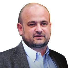, Ελλάδα Ο Χρήστος Αποστολόπουλος είναι πτυχιούχος Επιστήμης & Τεχνολογίας Τροφίμων του Γεωπονικού Πανεπιστήμιου Αθηνών και κατέχει Διδακτορικό στην Επιστήμη & Τεχνολογία Τροφίμων από το Πανεπιστήμιο