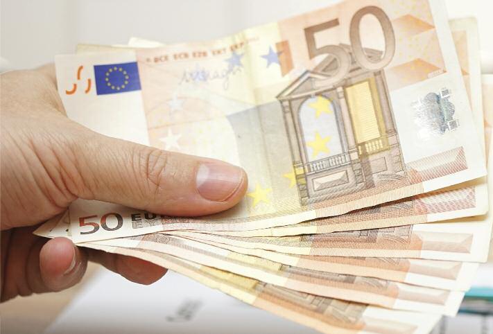 36 εργασιακά νέα Έλεγχος του ΙΚΑ και πρόστιμο Γράφει η Λογίστρια-Εργατολόγος Χριστίνα Ψυχογυιού Το τελευταίο διάστημα παρατηρείται ότι οι έλεγχοι των κλιμακίων του ΙΚΑ στις μικροεπιχειρήσεις έχουν