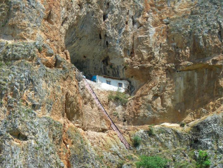 Αμπελόκηποι: απέχει μόλις 4 χιλιότρα πόλη Άργους ρεστικού. Τα τελευία χρόνια ο έχει γίνει έδρα πολλών βιοτεχνιών γούς αντιπροσωπειών αυκινή.