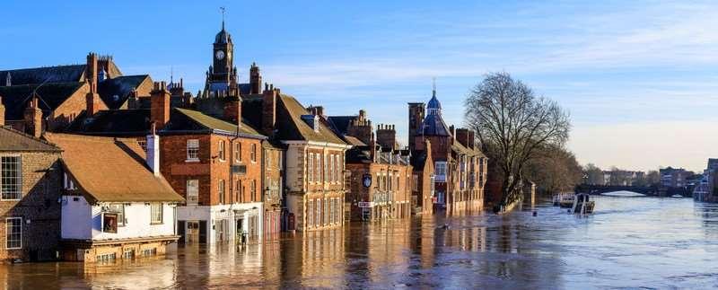 Πλημμύρες (Floods) (Floods) «Η Η προσωρινή κάλυψη από νερό εδάφους το οποίο, υπό φυσιολογικές συνθήκες, δεν καλύπτεται από νερό νερό.