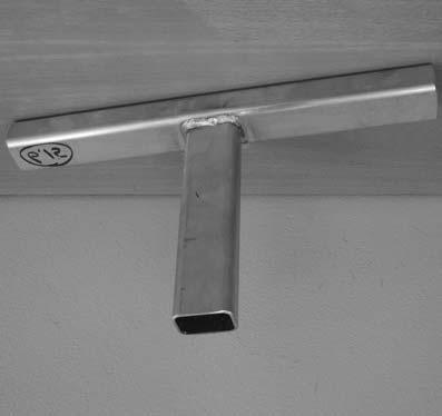 64 Chapter 5. A welded T-joint subjected to 4-point bending brace chord Figure 5.1: T-joint made from rectangular hollow sections.