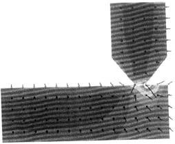 Fig. 4.9 Fig. 4.3 - î figura 4.7 repartiţia vetorului esităţii e uret (liiile e uret) î ele ouă otate; - î figura 4.