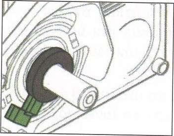 Συνδέοντας ένα ομόμετρο στους ακροδέκτες του αισθητήρα μπορεί να μετρηθεί η