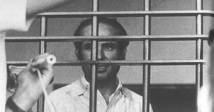 156 ΠΟΡΤΟΓΑΛΙΑ: Η «ΑΝΕΦΙΚΤΗ» ΕΠΑΝΑΣΤΑΣΗ Το λαϊκό δικαστήριο αθωώνει το Ζε Ντιόγκο. Παίρνοντας τη Γη.