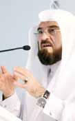 حتى يختم على قلب المرء وبصره فلا يدع لا هل الفضل فضلا ولا لصاحب العذر عذرا يحمل عليهم بحملات عشواي ية أحياء وأمواتا لزلة لسان أو سبقة كلام دون أن يحجزه عن عيوب الناس ما يعلم من عيوب نفسه وهذا من مكر