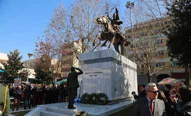 12 ΤΑ ΧΡΟΝΙΚΑ ΤΗΣ ΝΕΡΑΪΔΑΣ ΔΟΛΟΠΩΝ ΜΑΡΤΙΟΣ 2018 Λογαριασμοί «αλμυροί» νερού ύδρευσης από την ΔΕΥΑΚ στα χωριά μας Επιβλητικός έφιππος ανδριάντας του ήρωα Καραϊσκάκη κοσμεί πλέον την κεντρική πλατεία