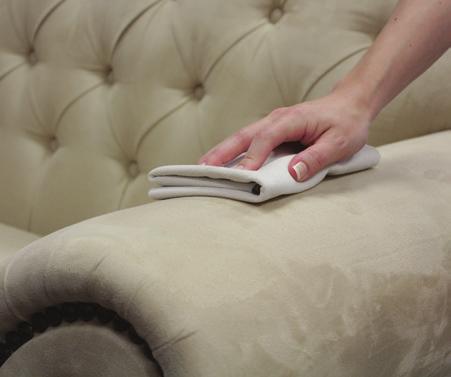 6 Συχνά θα πρέπει να χτυπάμε ελαφρά τα μαξιλάρια του καναπέ ώστε να κατανέμονται σωστά τα πούπουλα στο εσωτερικό τους και να διατηρούν το σχήμα τους.