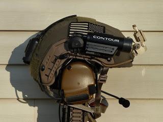 Πάµε στο επόµενο στυλ head set. Εδώ έχουµε αντίγραφα των µοντέλων Zsordin και Comtac που λειτουργούν (όχι και µε τον καλύτερο τρόπο όσο αφορά τα κινέζικα) ως έξυπνες ωτοασπίδες.
