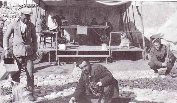 Καθέλκυση της αναρροφητικής βυθοκόρου «Στρυμών» στο Πεθελινό, παρουσία του Gausmann και της συζύγου του Mable. φορά στην ελληνική αγορά 2.