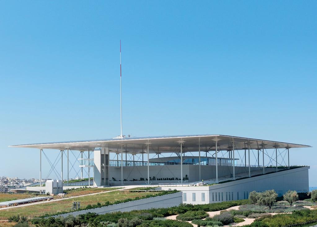 Το Ενεργειακό Στέγαστρο 17 μέτρα πάνω από το κτίριο της Εθνικής Λυρικής Σκηνής και τον Φάρο, και 47 μέτρα από την επιφάνεια της θάλασσας, ένα μεγάλο στέγαστρο αιωρείται.
