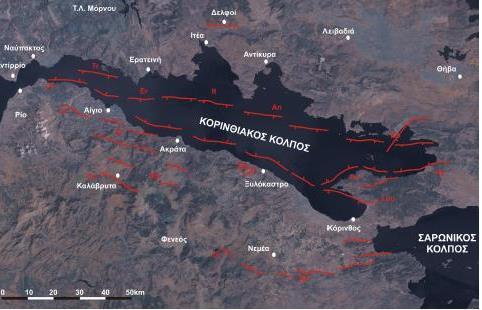3.2.2. ΝΕΟΤΕΚΤΟΝΙΚΗ ΔΟΜΗ Ο Κορινθιακός Κόλπος έχει διεύθυνση κατά προσέγγιση κάθετη στις Ελληνίδες οροσειρές και υφίσταται εφελκυσμό στην διεύθυνση Β-Ν (Doutsos & Koukouvelas, 2001) (Εικ. 5).