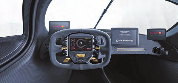 Στο Silverstone πάντως το αυτοκίνητο των 2,5 εκατοµµυρίων ευρώ που έχει εξελιχθεί σε συνεργασία µε την οµάδα της Red Bull θα είναι εξίσου γρήγορο µε τα µονοθέσια της Φόρµουλα 1.