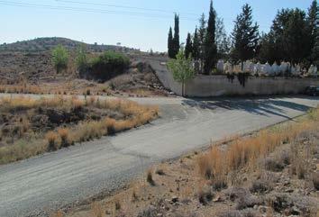 15-17 June 2018 ΦΩΤΟ: 3A ΦΩΤΟ: 4 ΦΩΤΟ: 3B Φωτογραφικό σημείο 3Α + 3Β Τουλίπα Αρ.: 22 Απόσταση από την εκκίνηση: 11.4 χλμ Συντεταγμένες: Ν34.58.11.72 Ε33.20.20.18 Περιγραφή: Κλειστή αριστερή φουρκέτα (φώτο: 3Α) και γρήγορες θεαματικές στροφές (φώτο: 3Β).