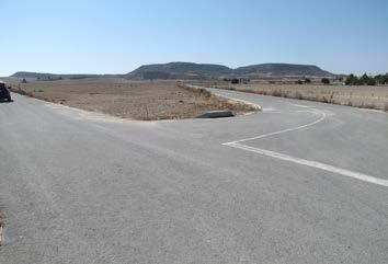 Αν προχωρήσετε περπατήσετε άλλα 200 με ανάποδη φορά της ειδικής θα περάσετε πάνω από την αερογέφυρα και αμέσως μετά θα βρεθείτε στο σημεία 3α. ΦΩΤΟ: 4B Φωτογραφικό σημείο 4α + 4β Τουλίπα Αρ.