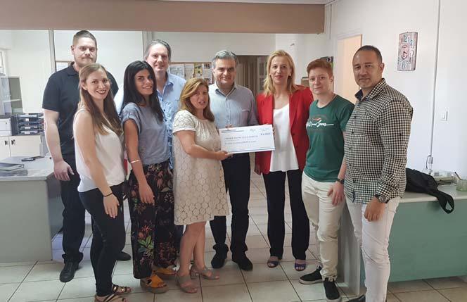 ATTIKO BHMA 9 åéäþóåéò Η Περιφερειάρχης Αττικής στη Στέγη Νέων των Παιδικών Χωριών SOS Τη Στέγη Νέων που έχουν δημιουργήσει τα Παιδικά Χωριά SOS στο Παλαιό Φάληρο, επισκέφθηκε τη Δευτέρα η