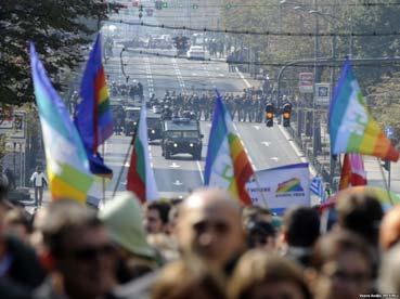 и академских институција, међународних организација, амбасада, као и представници страних ЛГБТ организација и страни држављани.