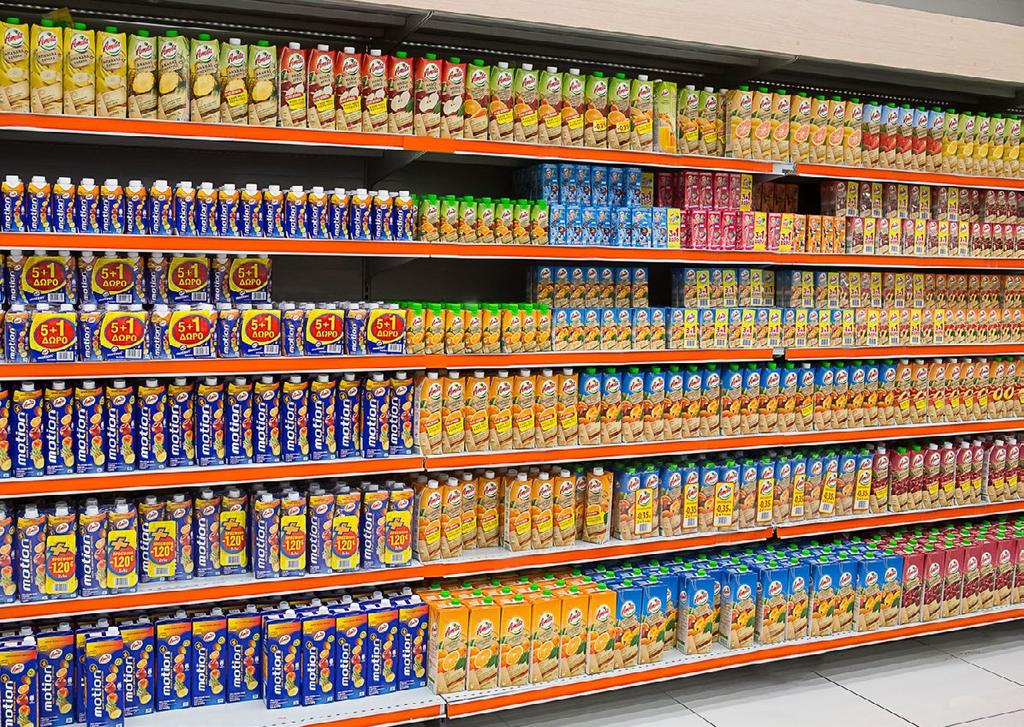 GRI 102-6 GRI 102-7 Το δίκτυό μας Η Coca-Cola Τρία Έψιλον διανέμει τα προϊόντα της στην Ελλάδα, που περιλαμβάνουν 407 διακριτούς κωδικούς, σε δύο αγορές: Αγορά Άμεσης Κατανάλωσης: συμπεριλαμβάνει