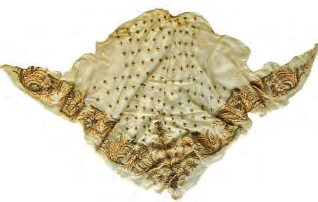 Το μαντίλι αυτού του τύπου, γνωστό ως τσιμπέρι ή πιέττα, φορέθηκε στην Ύδρα, στις Σπέτσες και στην περιοχή της Ερμιονίδας από τις αρχές του